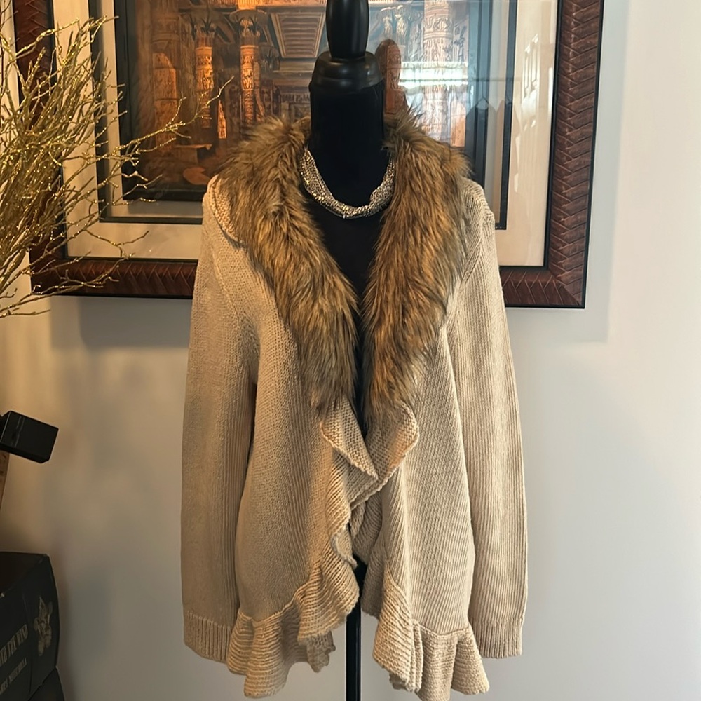 Chico’s sweater with detachable fur collar size 3